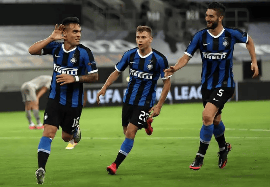 当年巴萨的训练课，疯狂过人进球的梅西！